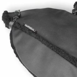 Manchons Basil Noirs En Cuir Végétal Sur Guidon Vélo 12 Manchons Basil Noirs En Cuir Végétal Sur Guidon Vélo -Remorques vélo Soldes manchons basil noirs en cuir vegetal sur guidon velo full 5