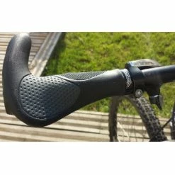 VELO Poignées Vélo Ergonomiques Avec Cornes Triple Densité - La Paire 10 VELO Poignées Vélo Ergonomiques Avec Cornes Triple Densité - La Paire -Remorques vélo Soldes poignees velo ergonomiques avec cornes triple densite la paire full 3