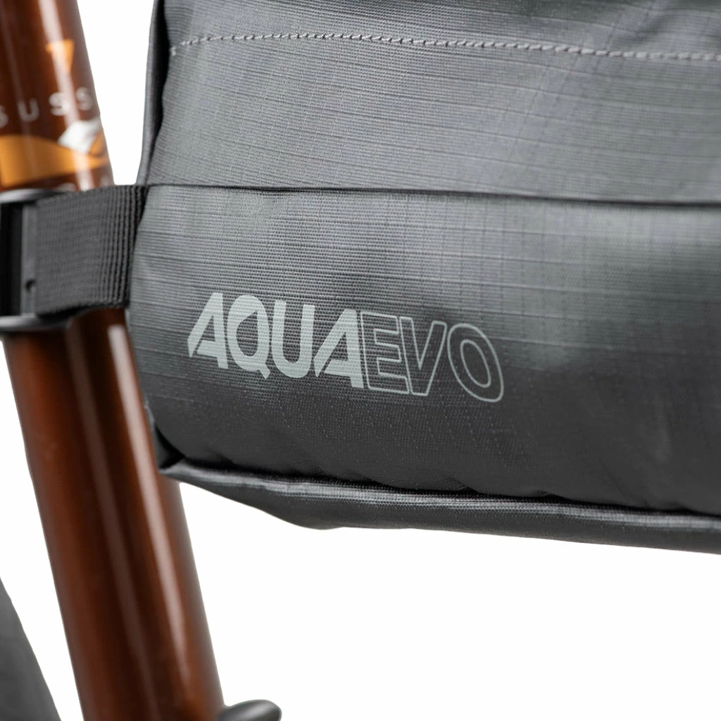 Sacoche De Cadre Pour Le Bikepacking 4L Aqua Evo Adventure Oxford 4 Sacoche De Cadre Pour Le Bikepacking 4L Aqua Evo Adventure Oxford – Image 2