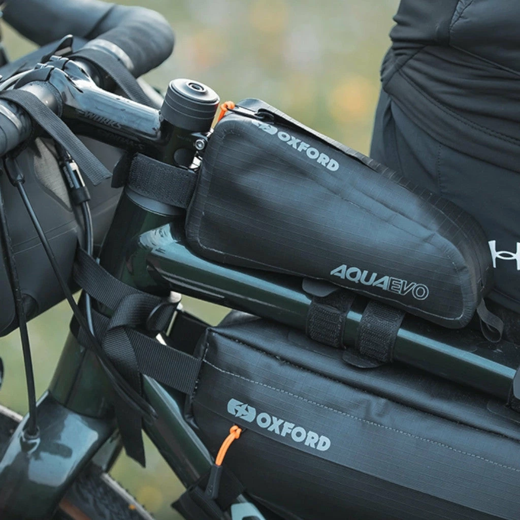 Sacoche Tube Horizontal Pour Le Bikepacking 1.5 L Aqua Evo Adventure Oxford 7 Sacoche Tube Horizontal Pour Le Bikepacking 1.5 L Aqua Evo Adventure Oxford – Image 5