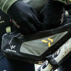 Sacoche De Cadre Bikepacking Backcountry Frame Pack Apidura 2L 10 Sacoche De Cadre Bikepacking Backcountry Frame Pack Apidura 2L -Remorques vélo Soldes sacoche de cadre bikepacking backcountry frame pack apidura 2l full 3