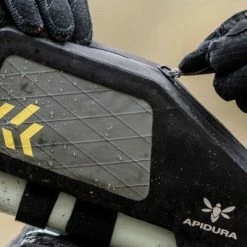 Sacoche De Cadre Bikepacking Et Gravel Backcountry Apidura 1L 13 Sacoche De Cadre Bikepacking Et Gravel Backcountry Apidura 1L -Remorques vélo Soldes sacoche de cadre bikepacking et gravel backcountry apidura 1l full 6