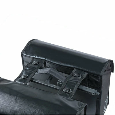 Sacoche De Vélo Double Noire Amovible Urban Load MIK Basil 53L 4 Sacoche De Vélo Double Noire Amovible Urban Load MIK Basil 53L – Image 2