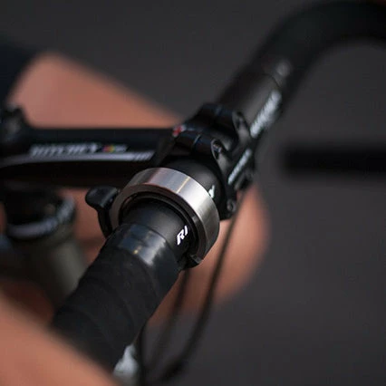 Sonnette Pour Vélo Oi Classic Large Knog 6 Sonnette Pour Vélo Oi Classic Large Knog – Image 4